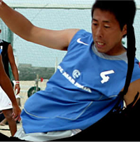 中村律臣